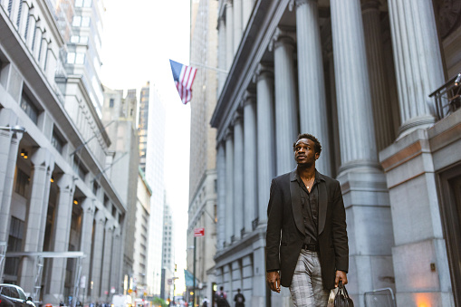 A Global View of Credit Salaries and Bonuses